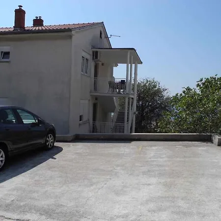 Apartament In 5818