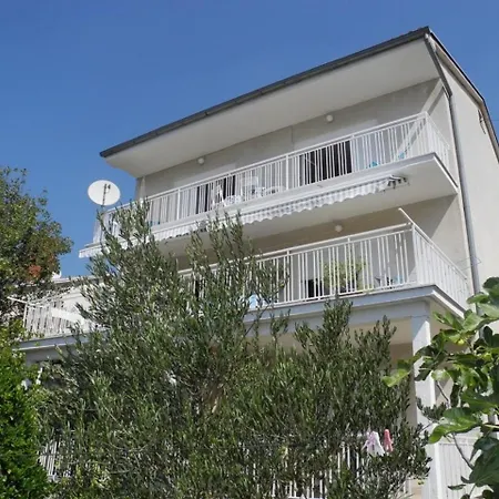 In 5818 Lejlighed Selce